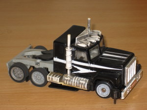 Datei:Kenworth-Truck-Schwarz-V1.jpg